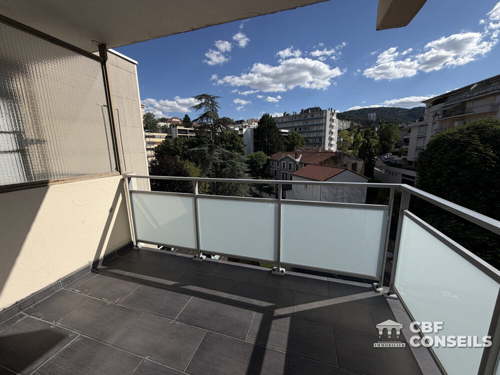 Appartement T2 récent avec terrasse, garage et locataire en pla