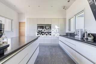  Maison à vendre 13 pièces 329 m²