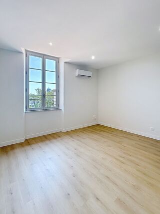  Appartement à louer 1 pièce 42 m²