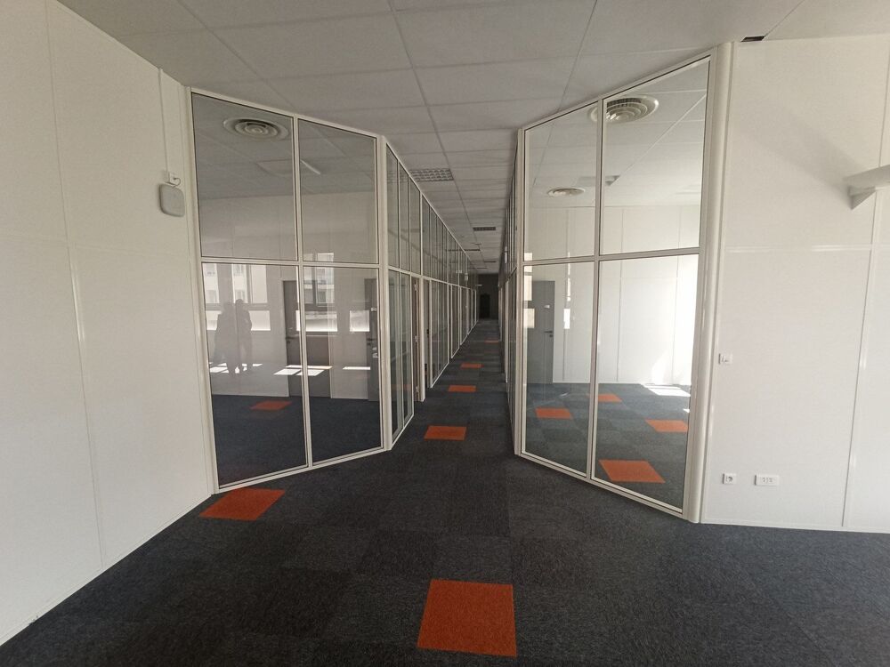   LIMOGES Location Plateau Bureaux 650m² + 15 P 
