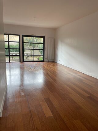 Maison à louer 6 pièces 230 m²