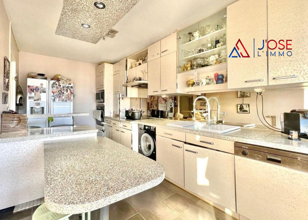 À deux pas de la gare Part-Dieu, T4 lumineux de 87 m² avec bal