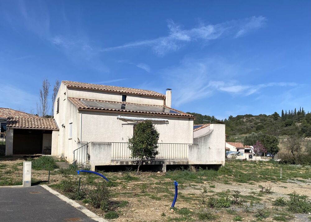 Maison quatre chambres avec jardin à rénover