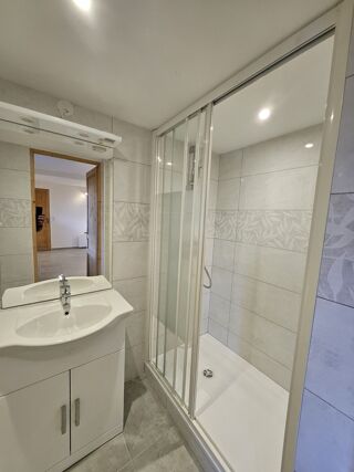  Appartement à louer 2 pièces 33 m²