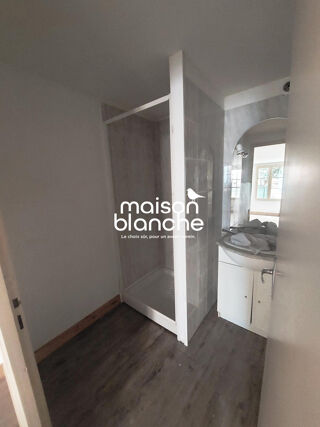  Appartement à louer 1 pièce 28 m²