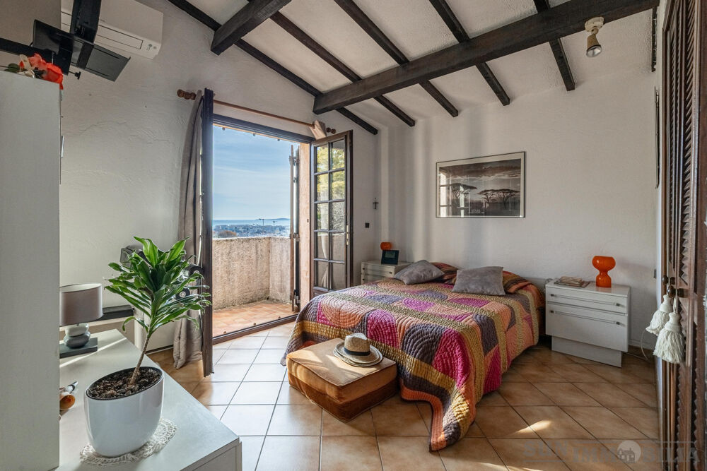 à vendre  Maison Cagnes-sur-Mer (06800)