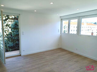  Appartement à louer 1 pièce 28 m²