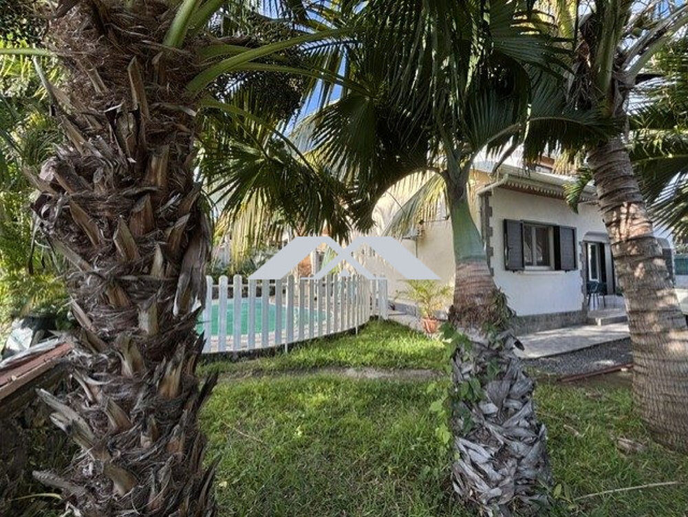 Vente Maison Belle villa familiale avec piscine très proche du centre ville Saint-joseph
