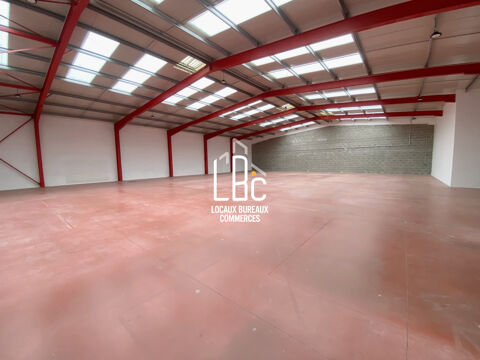   Châteaubriant - À louer local commercial 709 m² 
