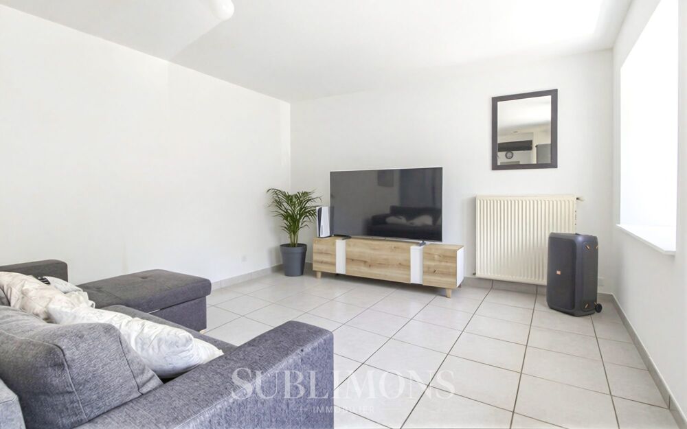 Maison en pierre de 140 m² à Sérent - 4 chambres, bureau et D