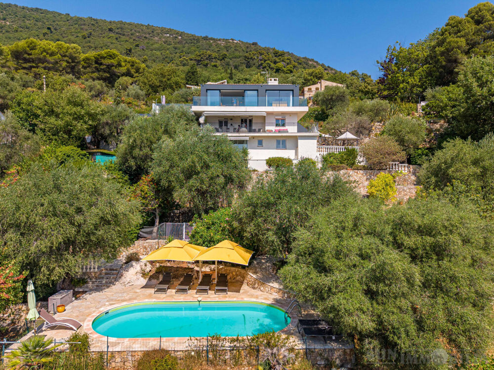 Superbe maison avec une vue panoramique mer et montagnes