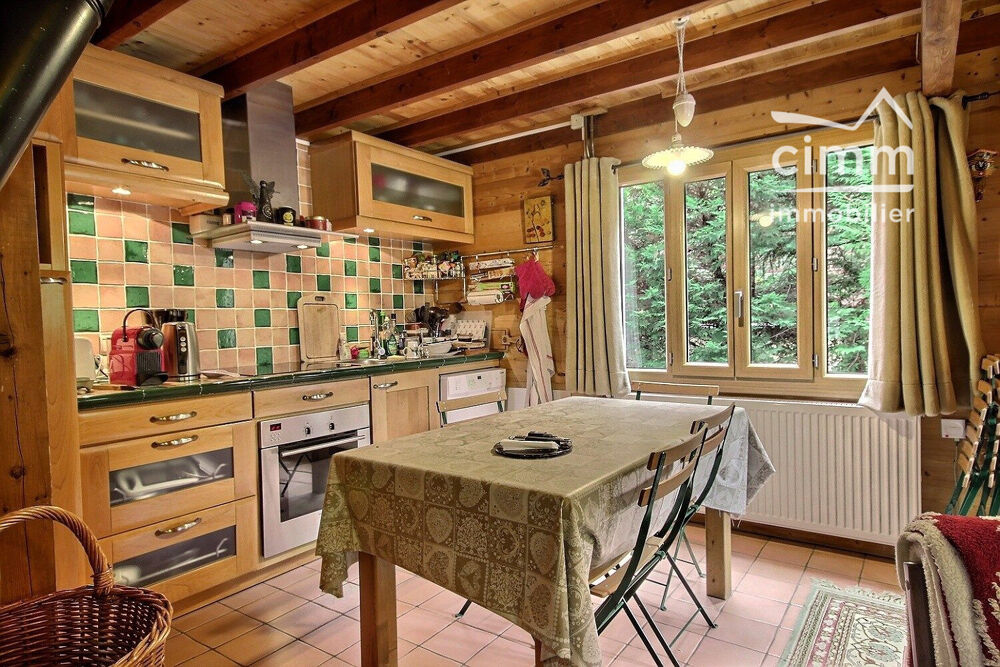 A VENDRE CHALET CENTRE DU VILLAGE DES CARROZ D'ARACHES 74300 AV