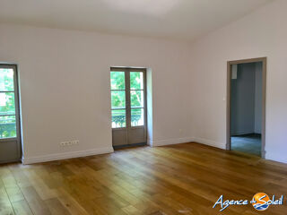  Appartement à louer 4 pièces 114 m²