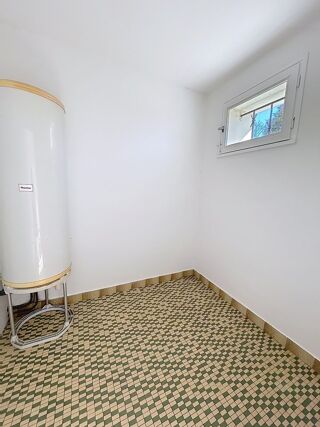  Appartement à louer 3 pièces 77 m²