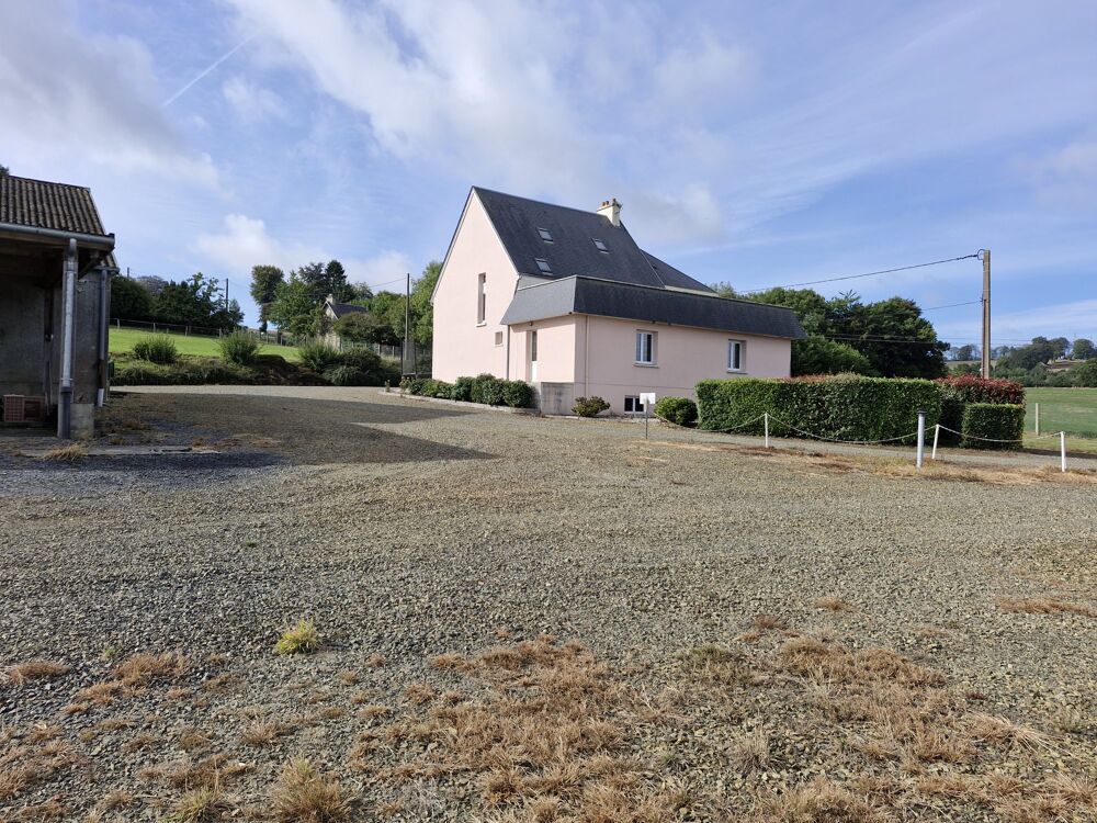 MAISON 8 PIECES AVEC GRAND BATIMENT