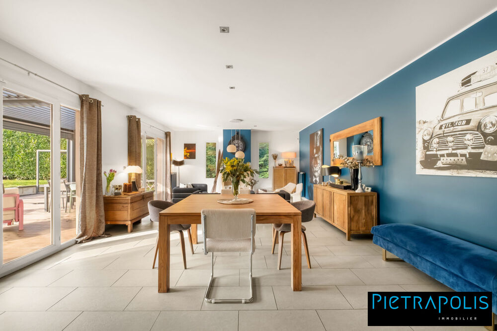 Maison contemporaine 5 chambres avec piscine et 1200m2 de terrai