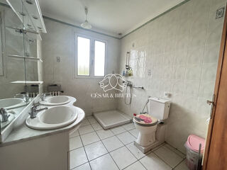  Maison  vendre 8 pices 180 m