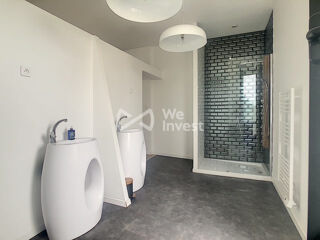  Immeuble � vendre 251 m�