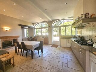  Maison à vendre 14 pièces 323 m²