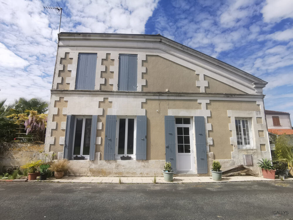 Vue port de Chenac  Maison de caractère 170m² rénovée ave