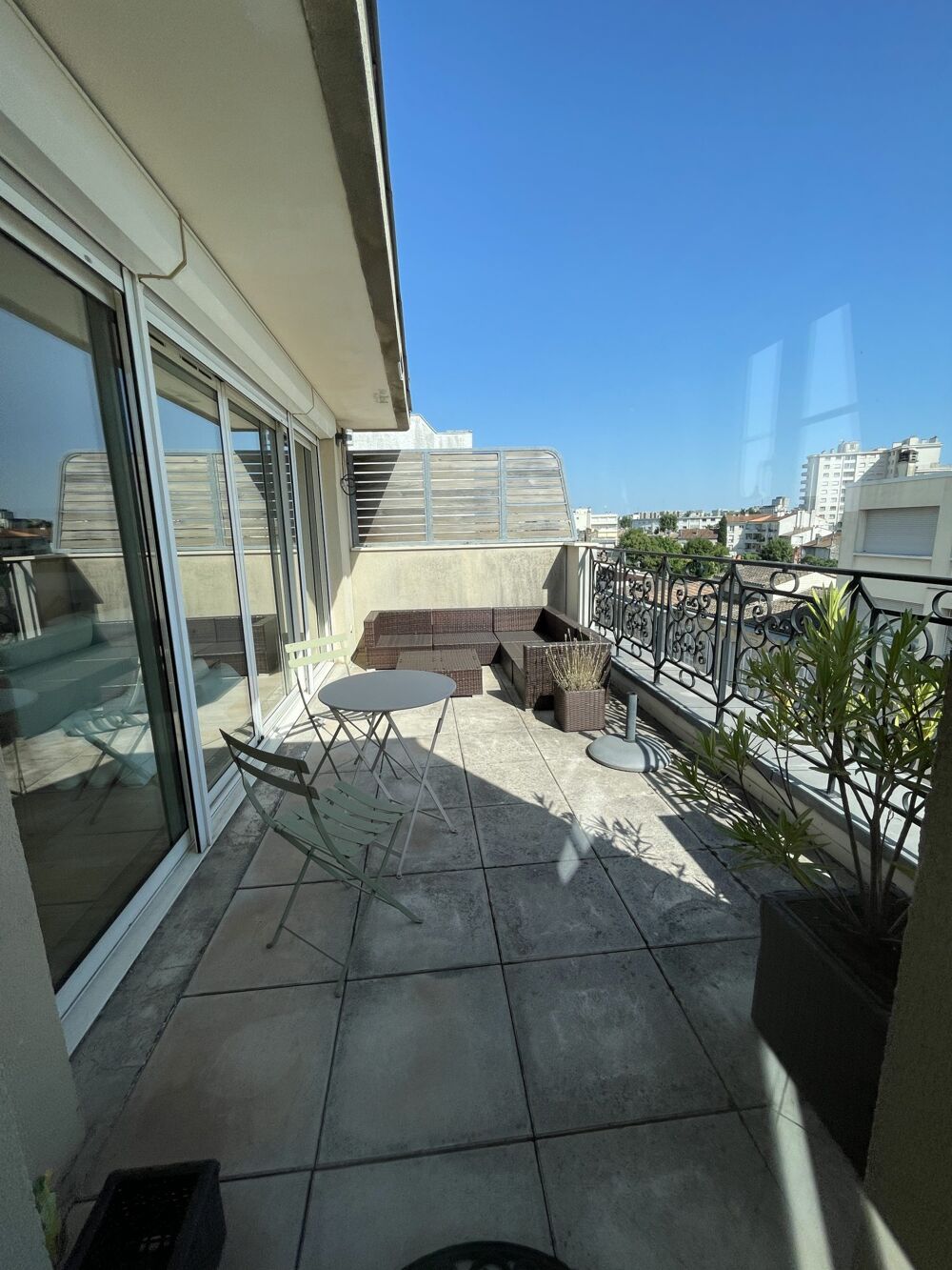 Bel appartement en dernier étage avec terrasse