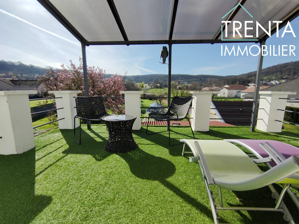 Belle maison rénovée avec grand terrain plat et arboré