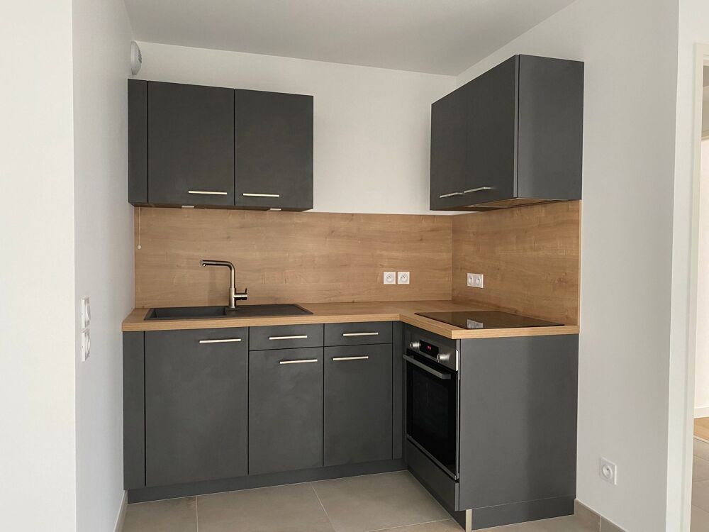 Location Appartement T3 non-meublé avec balcon et garage Lyon 5