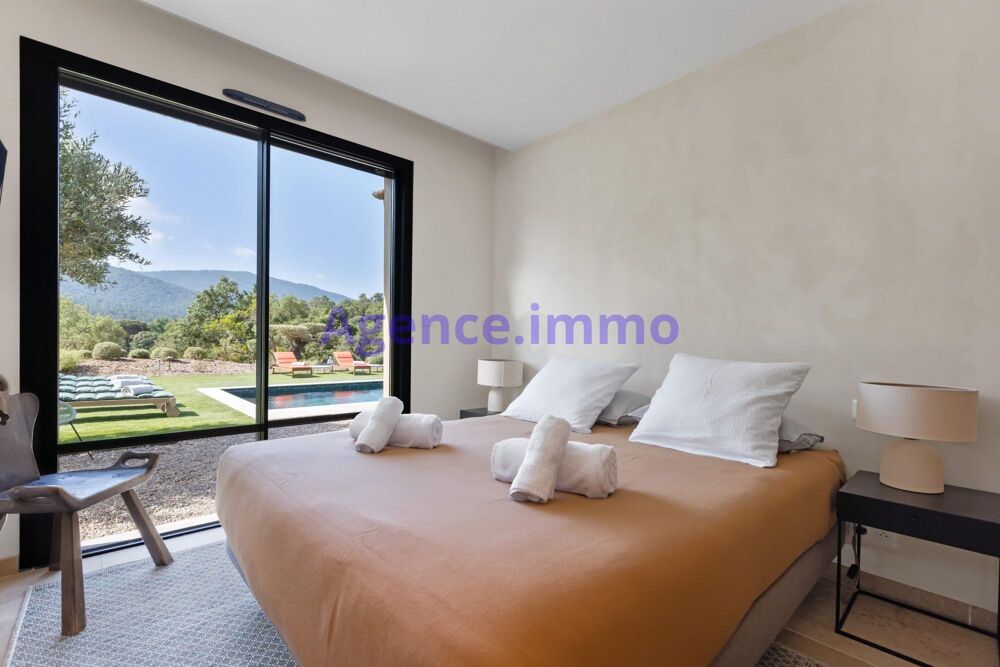 Vente Maison Villa contemporaine d'exception avec grande piscine et vue déga La môle
