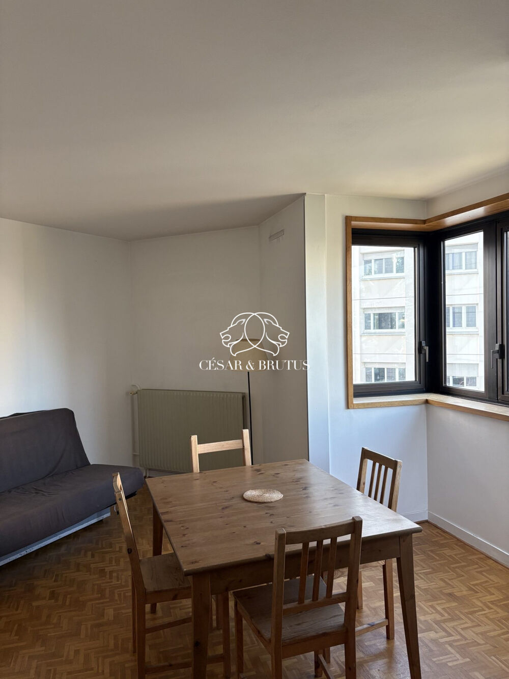 Vente Appartement Appartement T3 de 62,83 m² avec séjour en rotonde et parking p Lyon 6