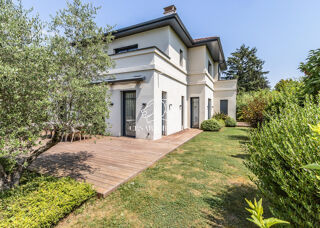  Maison  vendre 6 pices 202 m