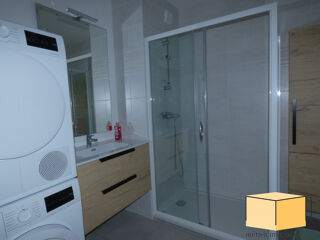  Appartement à louer 4 pièces 82 m²