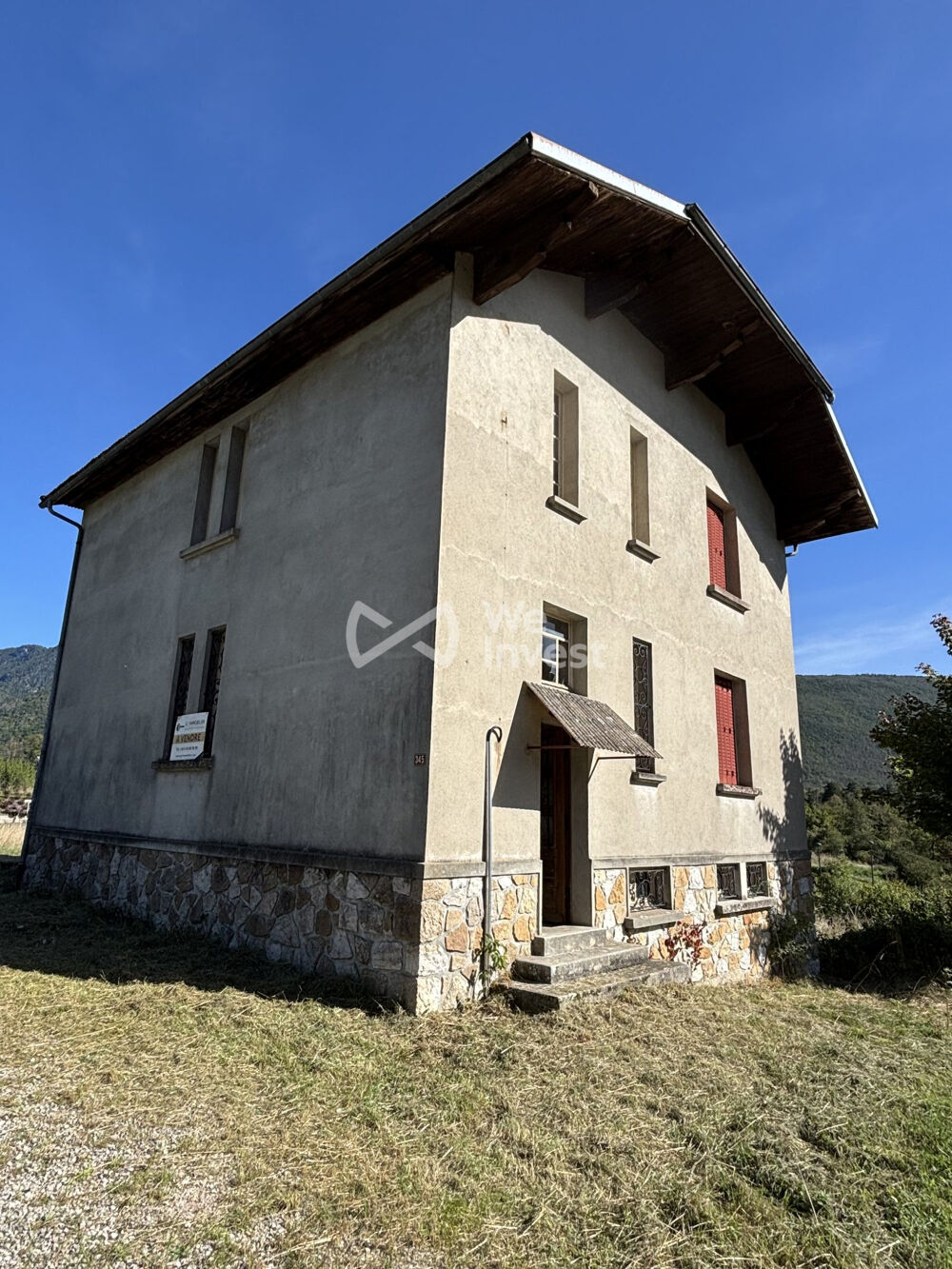 Bâtisse composée de 2 logements T3 de 65 m² chacun à Champfr