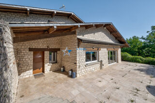  Maison  vendre 7 pices 215 m