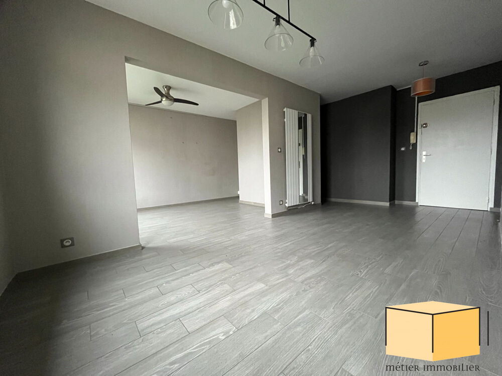 Location Appartement 2 pièces, avec cave et garage, à BELLEY (01300) Belley