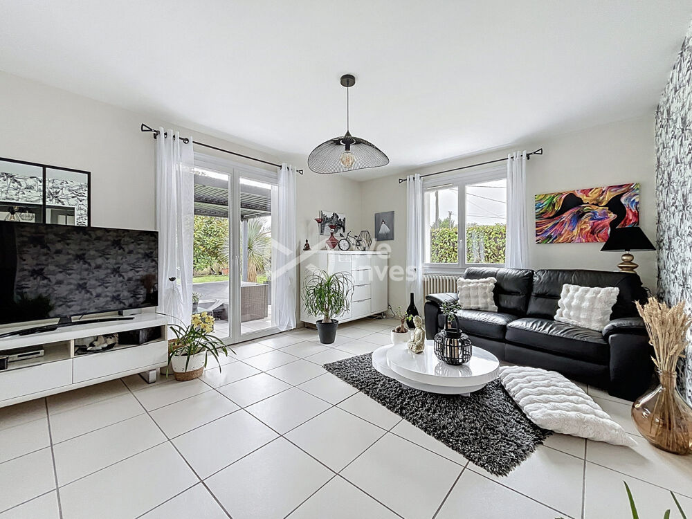 Vente Maison Plain-pied rénové de 124 m² avec jardin clos à Bessines Bessines
