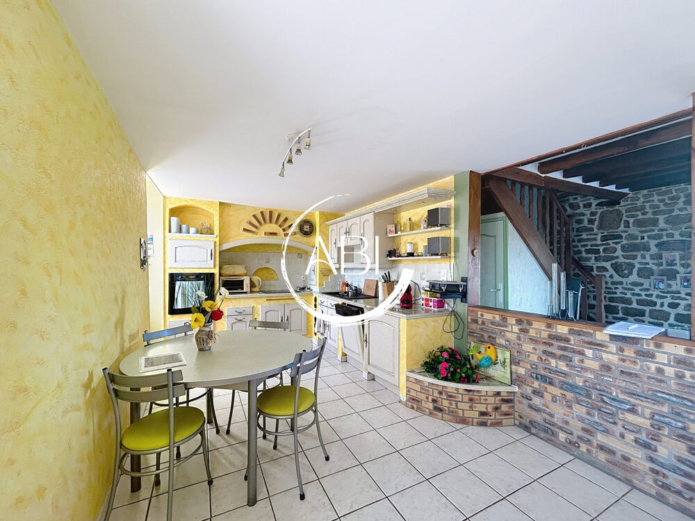 Vente Maison Sur 3154 m², Maison 5 chambres, proche commerces La ferté macé
