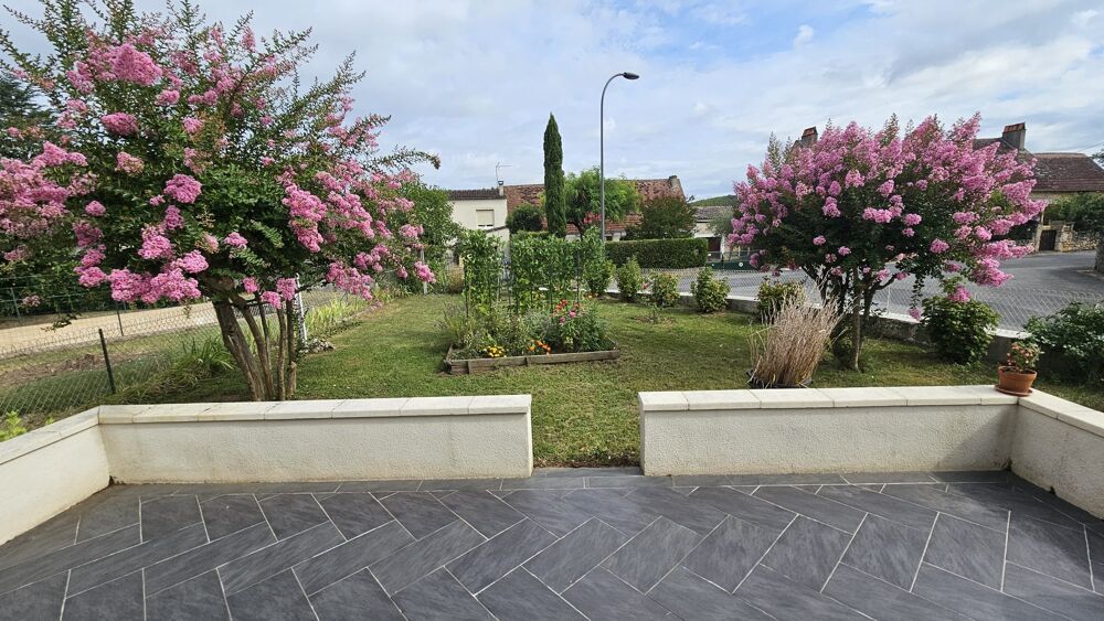 Vente Maison Maison Plain-Pied avec Terrain proche de commerce. Varennes