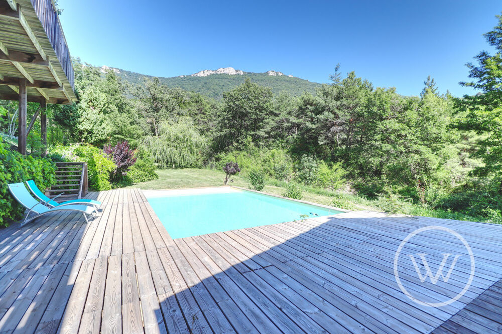 Propriété de 237m² avec piscine sur 4500m² de terrain, La Ba