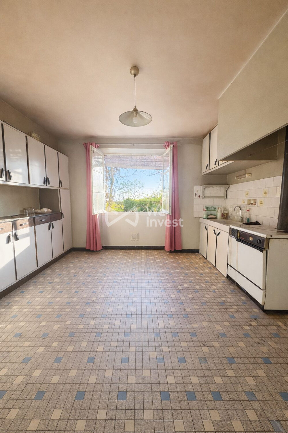 Maison Quercynoise T6 & ses dépendances sur 6ha !