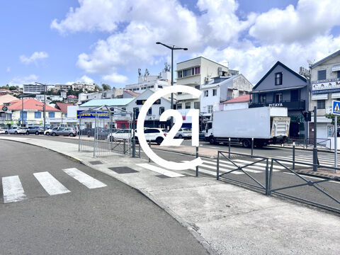   FORT-DE-FRANCE - FOND DE COMMERCE A CEDER - FRONT DE MER 