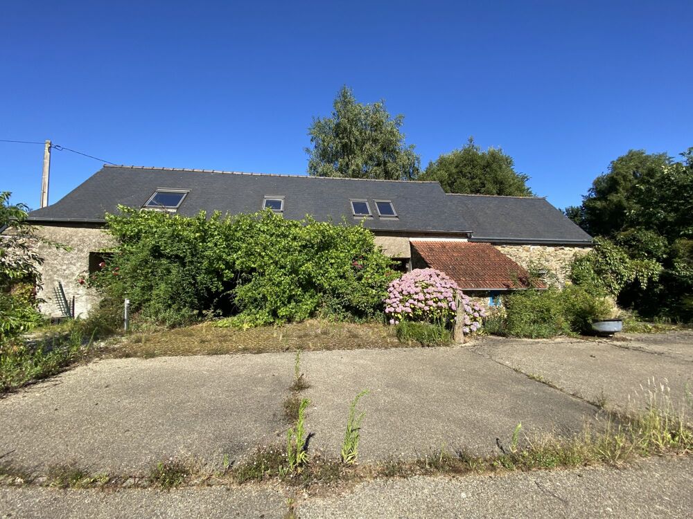 PROPRIETE EN PIERRES AVEC DEPENDANCES