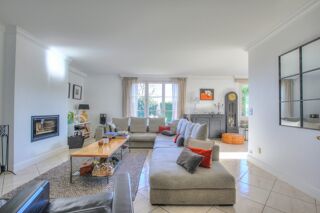  Maison  vendre 7 pices 240 m