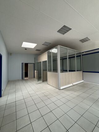   Locaux à usage bureaux à ISLE ! Isle