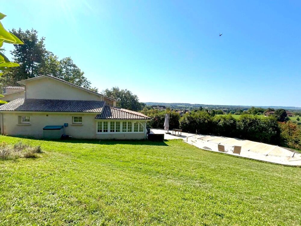 Maison de charme avec piscine et triple garage sur les hauteurs