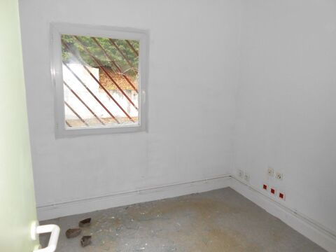   LOCATION GRAND LOCAL 1.650m² - CHALUS 