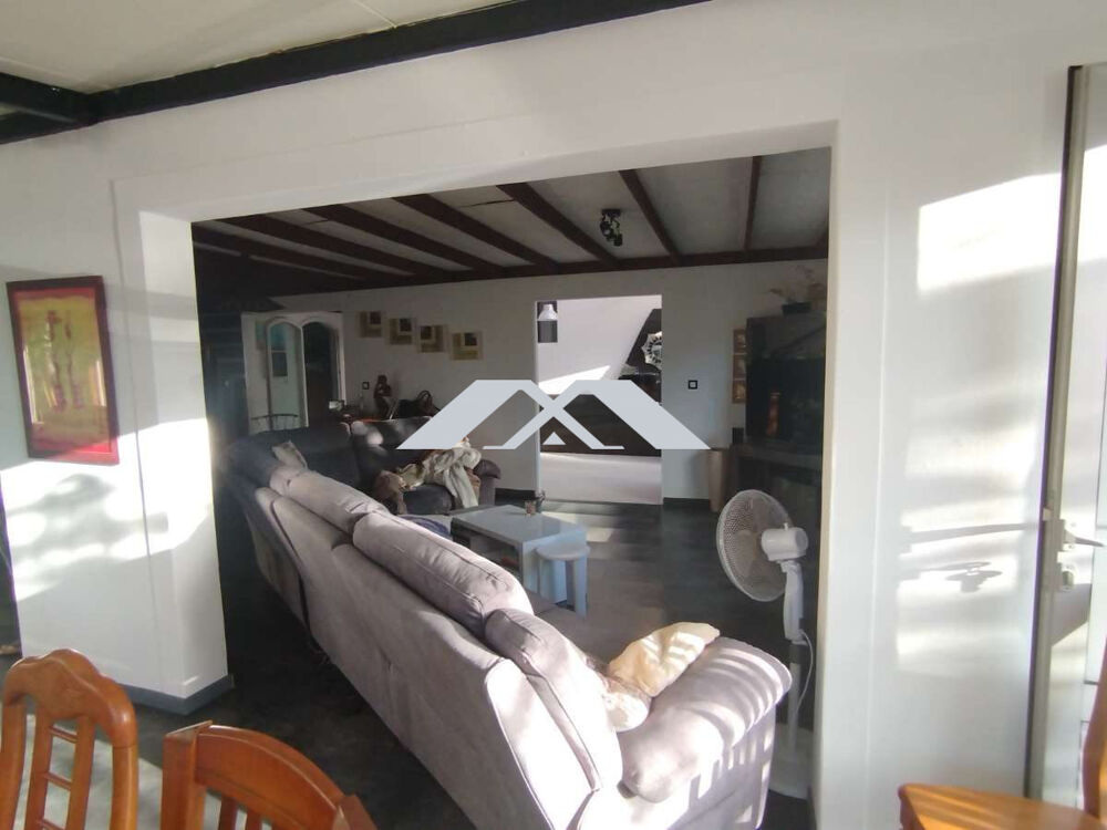 Maison individuelle avec grand terrain - Sainte-Marie