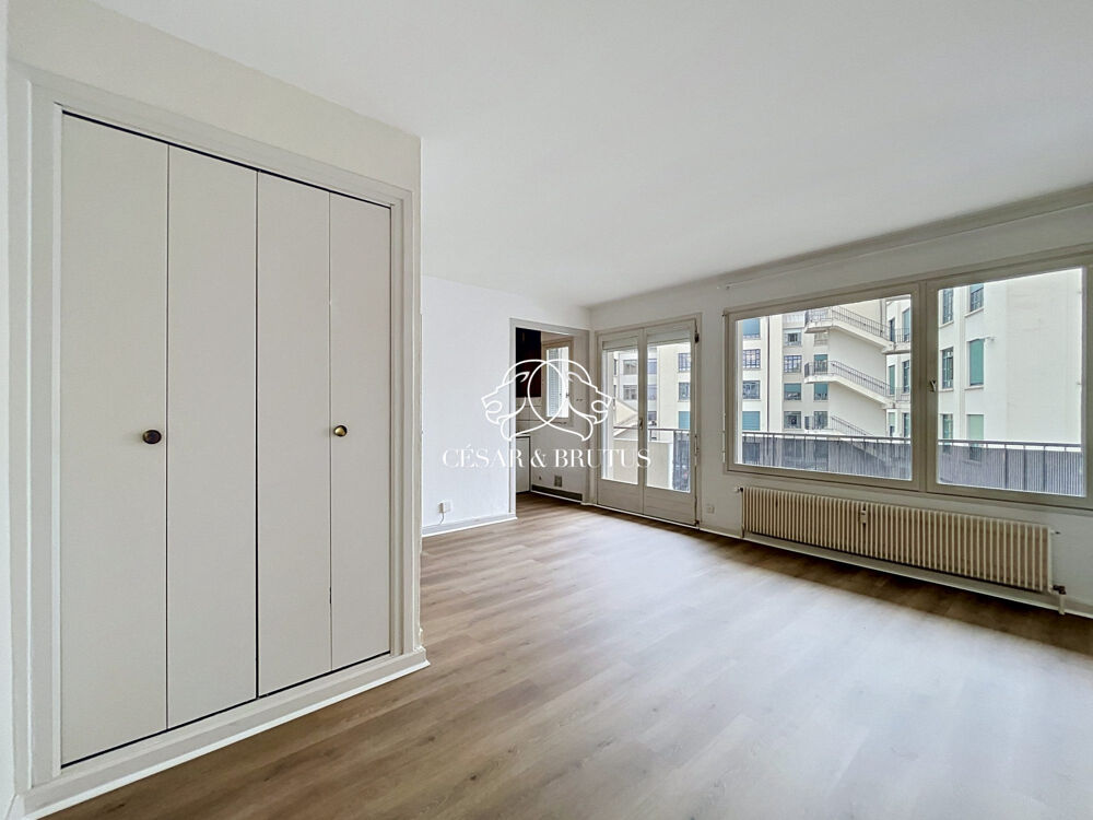 Studio lumineux et fonctionnel de 27 m² avec parking  Lyon 8