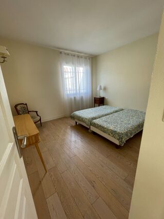  Maison à louer 5 pièces 160 m²