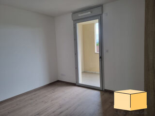  Appartement à louer 4 pièces 82 m²