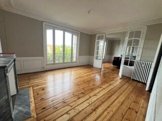  Appartement à louer 6 pièces 192 m²